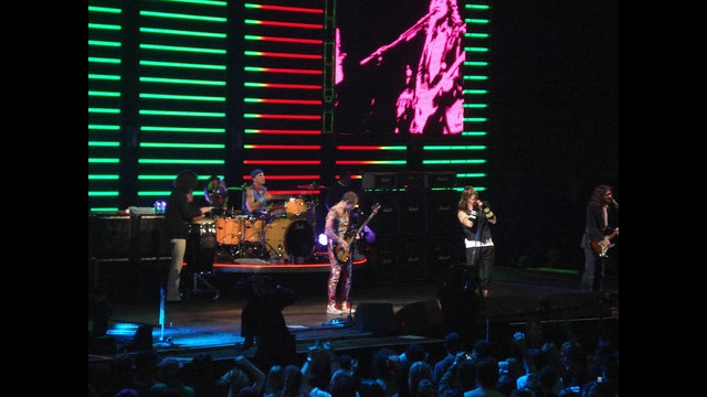 Red Hot Chili Peppers coming to Tampa