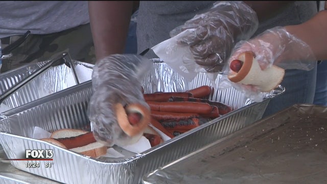 Robles Park becomes dinner spot for many still without power