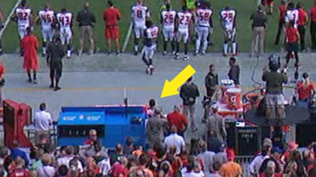 Bucs player Mike Evans took a knee during National Anthem