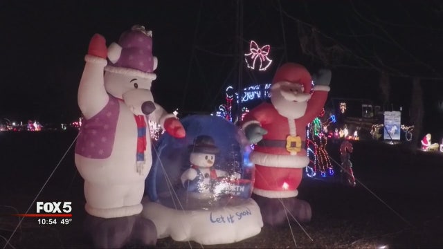 Community Supports Family's Christmas Display