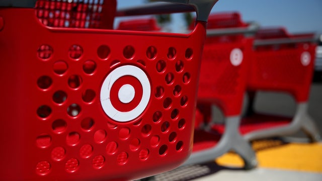 Target to up hourly base pay to $15 by end of 2020