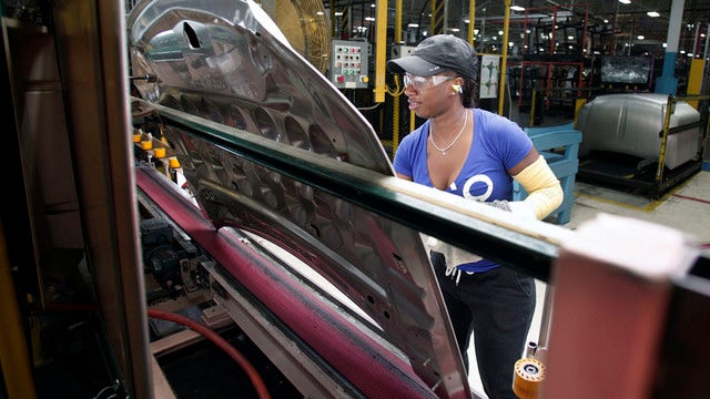 Fiat Chrysler to build 3 new Jeeps, create 2,000 jobs in US
