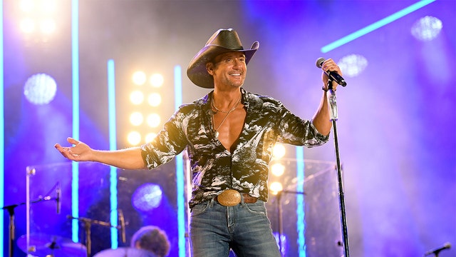 Singer Tim McGraw to perform at Tampa Bay Bucs season opener