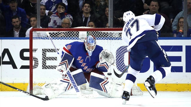 Lightning win 10th straight, top Rangers 4-3 in OT