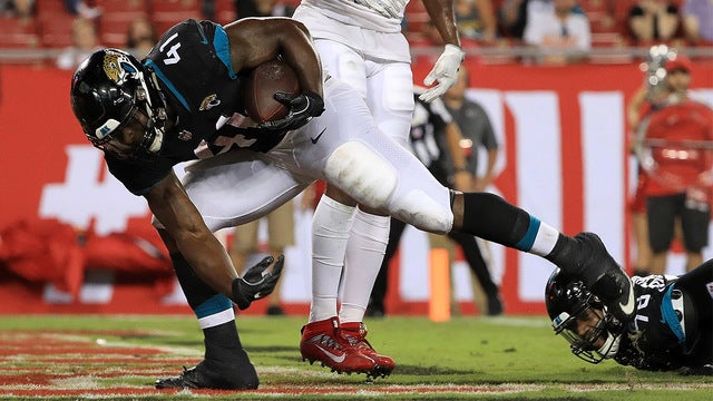 Cook runs for 2 TDs, Jaguars beat Buccaneers 25-10