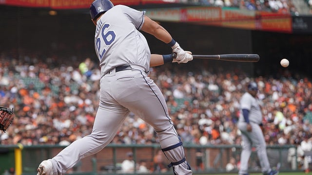 Belt homers to spark Giants offense in 6-4 win over Rays