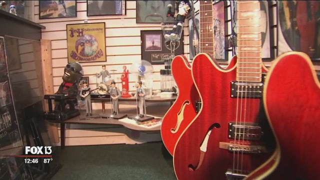 After 22 years, still strumming away in Tarpon Springs