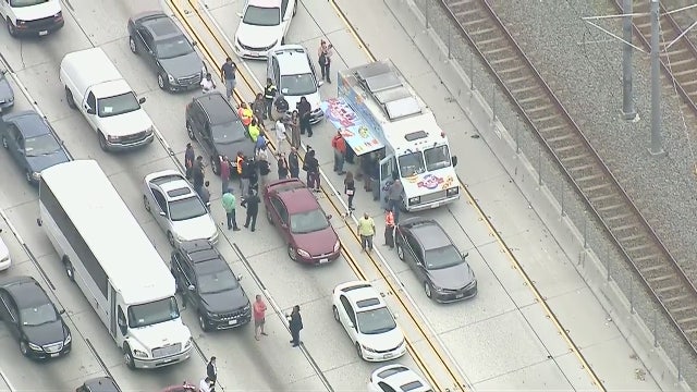Drivers line up for food truck while stuck in traffic after fatal crash