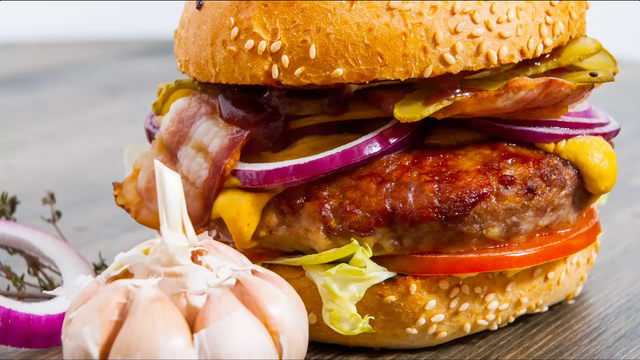 Fast food restaurants use stunt food to compete with convenient delivery options