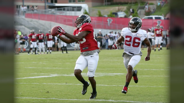 NFL player makes $11 an hour in the offseason and says he'll never quit