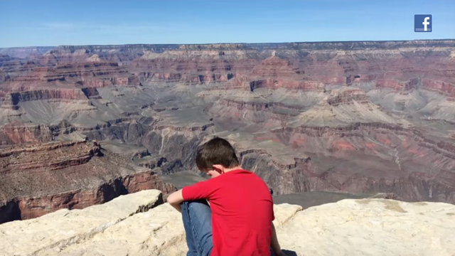 Blind boy receives gift from kind passenger on train
