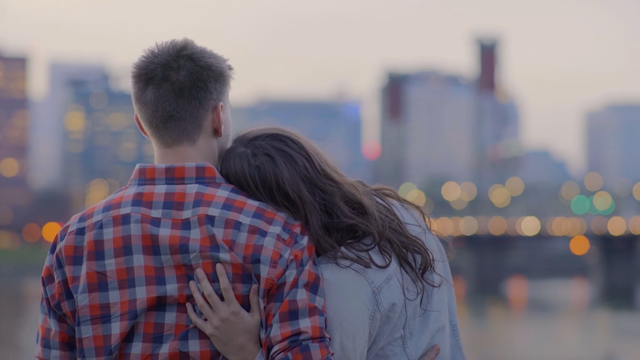 Man learns how to do his wife's makeup before she goes blind