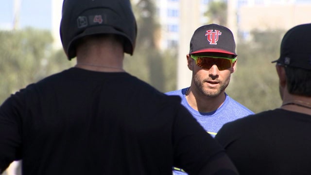 Kevin Kiermaier's off-season: Coaching Spartans and changing diapers