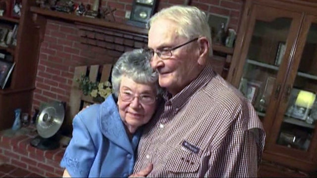 Texas couple celebrates 75th anniversary