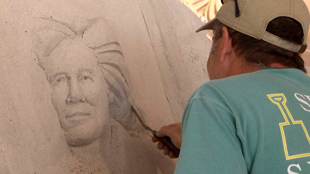 Sandy tribute to Barbara Bush at Sugar Sand Festival