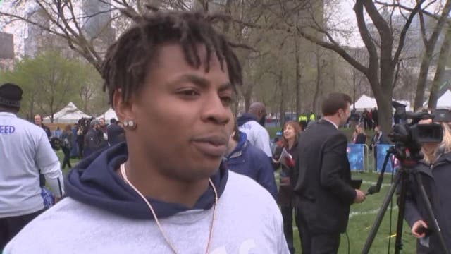 Tampa Bay Buccaneers choose Vernon Hargreaves  in 1st round of NFL Draft