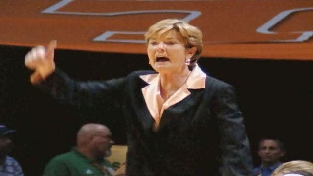 Pat Summitt, winningest coach in D1 history, dies at 64
