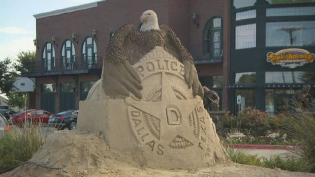 Sand sculpture honors fallen Dallas PD officers