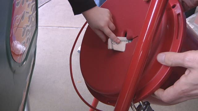 Technology hurts donations to Salvation Army bell-ringers