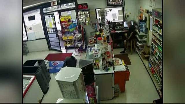 Texas clerk turns tables on would-be robber