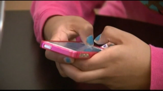 Sarasota schools considers cell phone ban