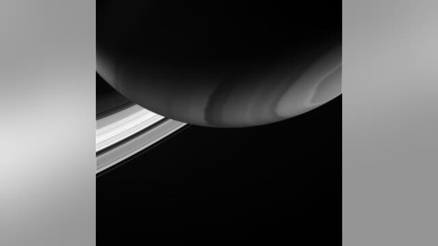 Spacecraft survives unprecedented trip between Saturn, rings