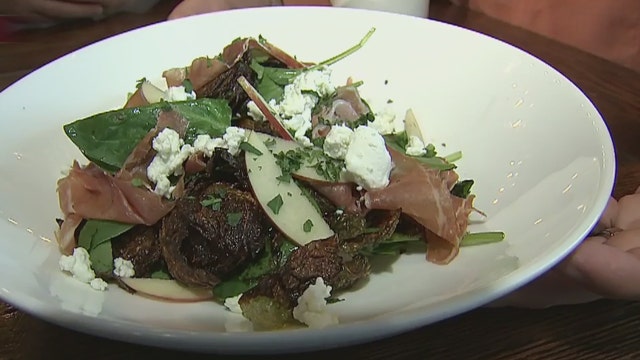 Élevage serving Thanksgiving meals for those who want to eat out