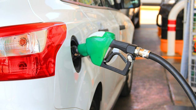Gas prices continue to rise nationally