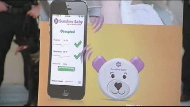 Device reminds parents if child is left in car