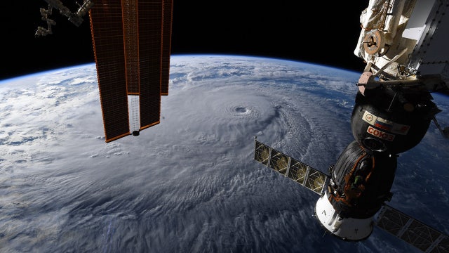 Hawaii braces as powerful Hurricane Lane approaches