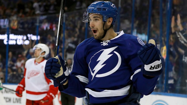 Johnson has go-ahead goal, Lightning beat Red Wings 6-4