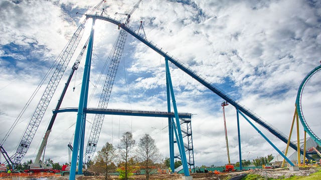 SeaWorld Orlando tops off 'hypercoaster' MAKO