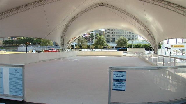 Holiday skating rink returns to downtown Tampa