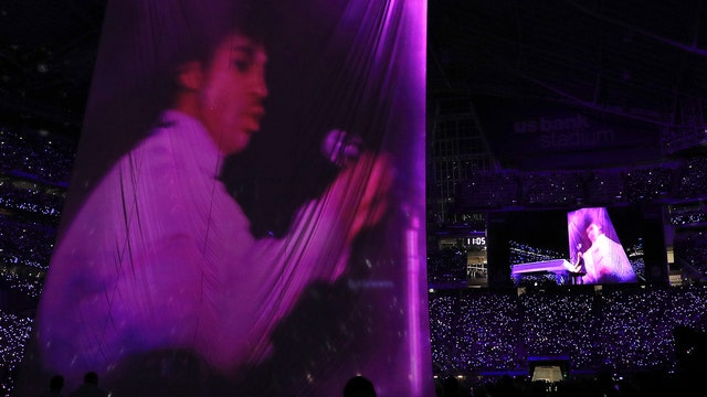 Timberlake pays tribute to Minneapolis native Prince during halftime