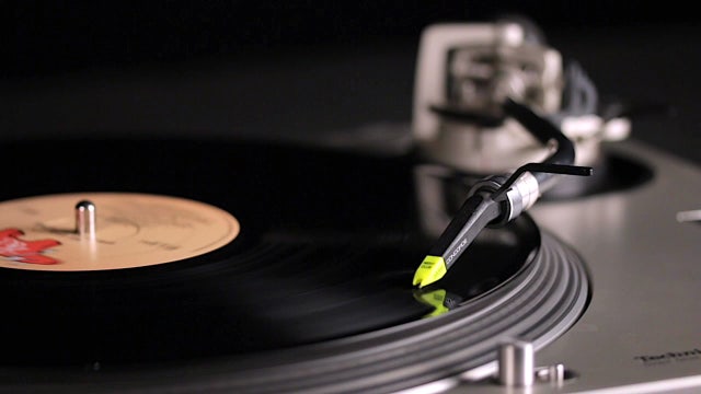 Musicians, listeners embrace the rebirth of vinyl records
