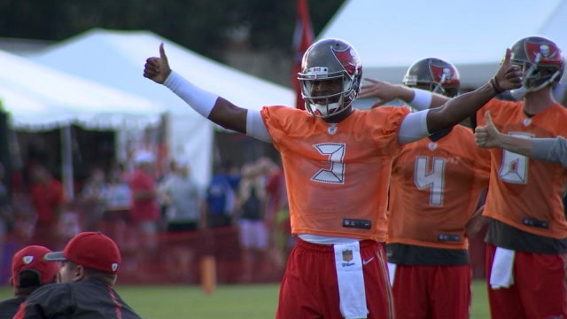 Bucs' Winston builds bond with receviers