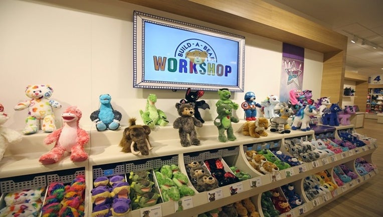 4d0e1440-GETTY_BUILD-A-BEAR-402429