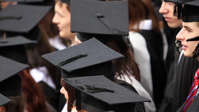 a7a248ce-GETTY graduation 89020066_1557936586234