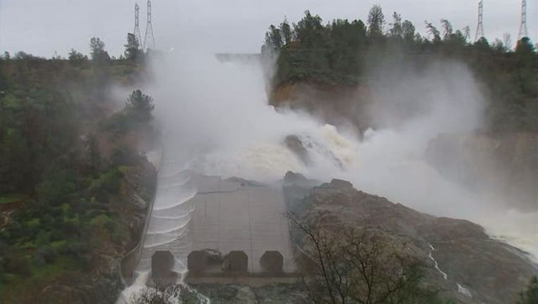 ddd373b9-Repairs_made_to_Oroville_Dam_0_20170219200708