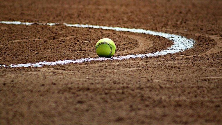 aa6505f6-SOFTBALL_1502115767186.jpg