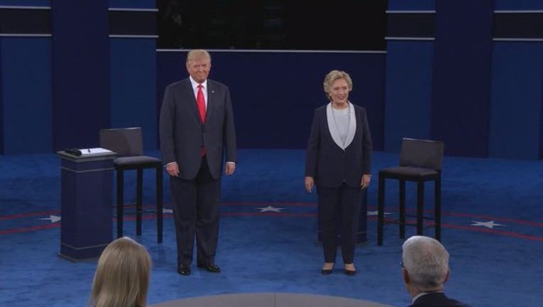 Trump and Clinton debate 2-401720