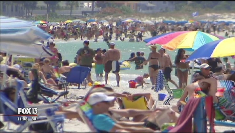 Tourism_busy beach