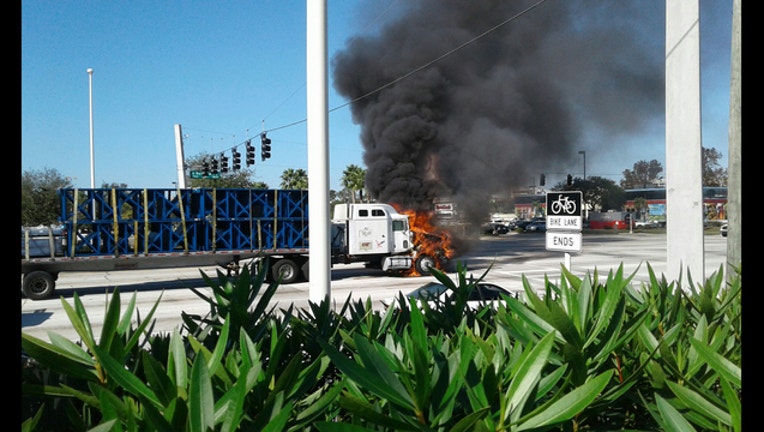 9c0f2ef6-Trailer fire Dale Mabry DAVID LOPEZ_1512265809096.jpg