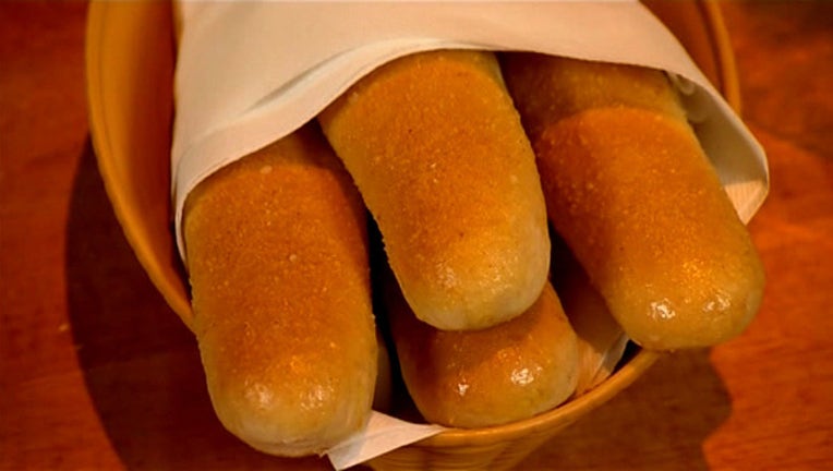 Olive Garden Offers Breadstick Bouquets For Valentine S Day Fox