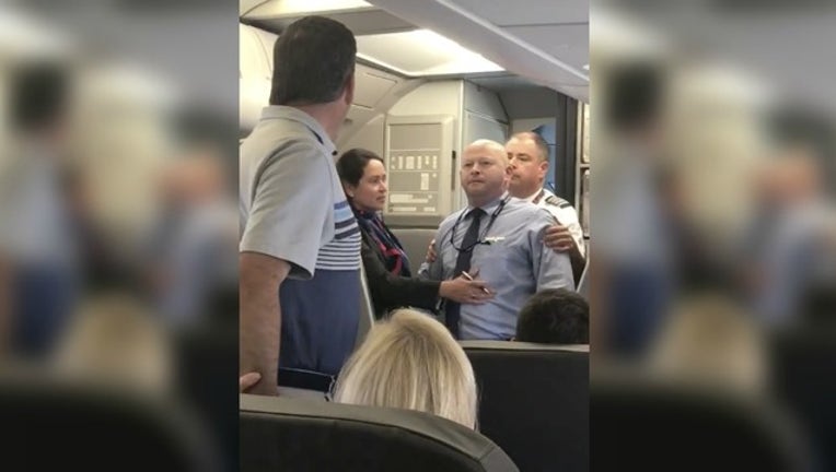 297dd679-american-airlines-confrontation_1492871372166-404023.jpg