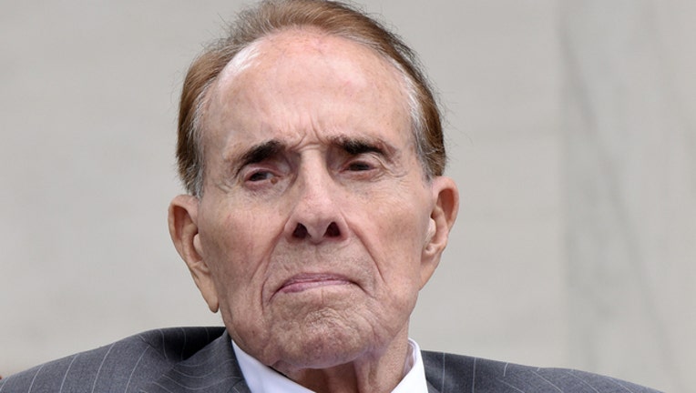 82f37c3e-Bob Dole (GETTY IMAGES)-401720