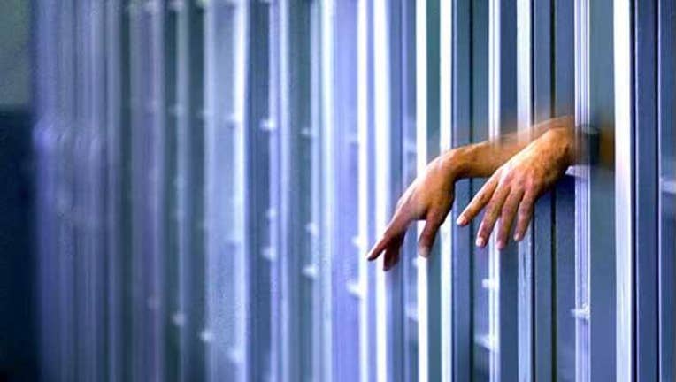 44a51090-jail-cell_1440765408643-402970.JPG