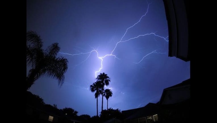 ab825e5a-lightning_1468404173047.jpg