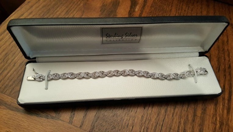 c3153f73-lost bracelet_1452697240059-404959.jpg