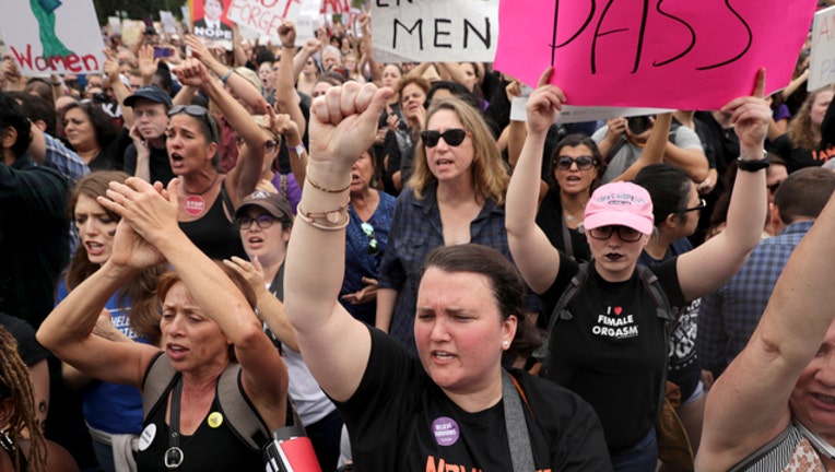 9dac9df3-scotus-protests-GETTY_1538851029064-401720.jpg
